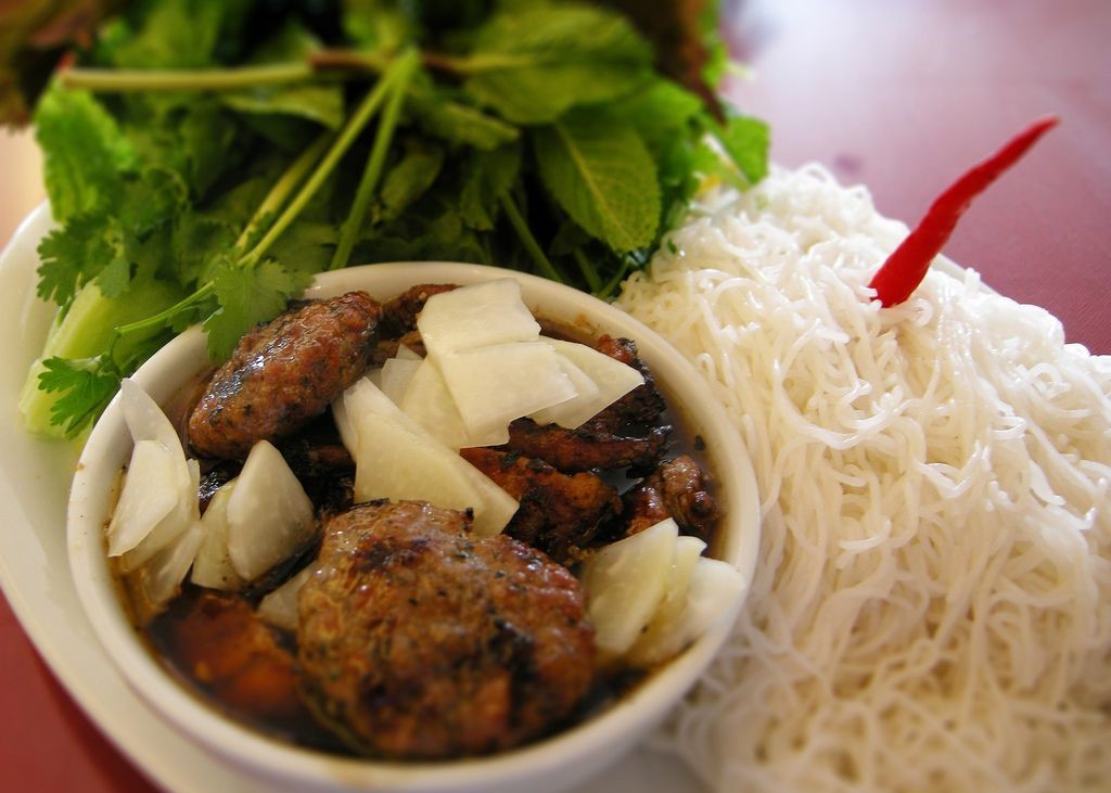 Bún chả - món ăn dân dã Hà Nội (Hình minh họa)