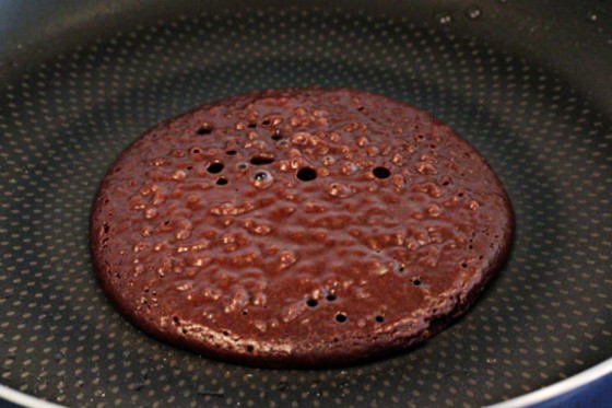 cach-lam-banh-pancake-chocolate-ngon-nhat-qua-dat-hinh-anh-2