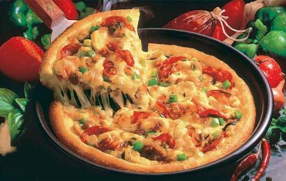 Cách làm bánh pizza Ý ngon nóng hổi tại nhà