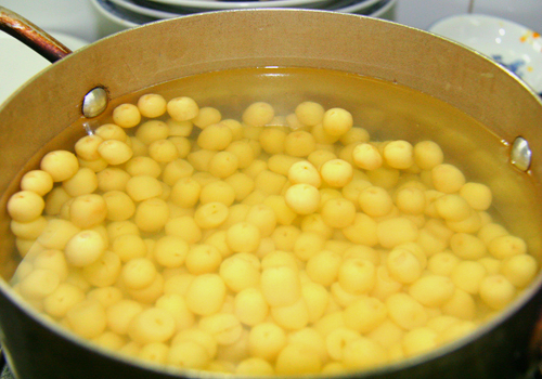 Cách nấu hạt sen khô ăn cực ngon - Ngon Online